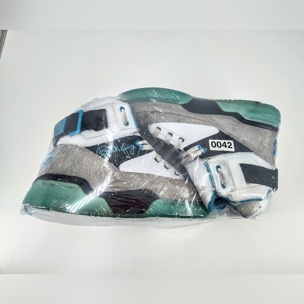 EPMD Sneakers with Blue and Gray Accents - Picture 6 of 6